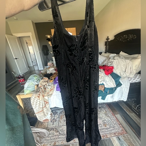 NEW Anthropologie Moulinette Soeurs Noir Velvet Burnout Textured Jumpsuit Black - Picture 7 of 8